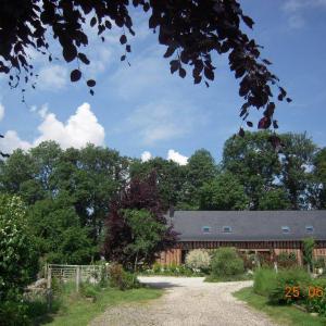 En arrivant aux grands Gîtes Vert-Pomme
